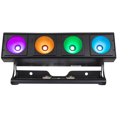 Briteq Powerpixel4-RGB Krachtige LED-projector voor gebruik binnenshuis, uitgerust met 4 stuks 30W COB RGB-LED’s.