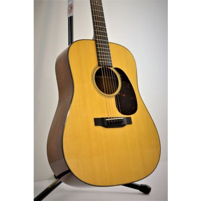 Martin D-18 Acoustic guitar D-18